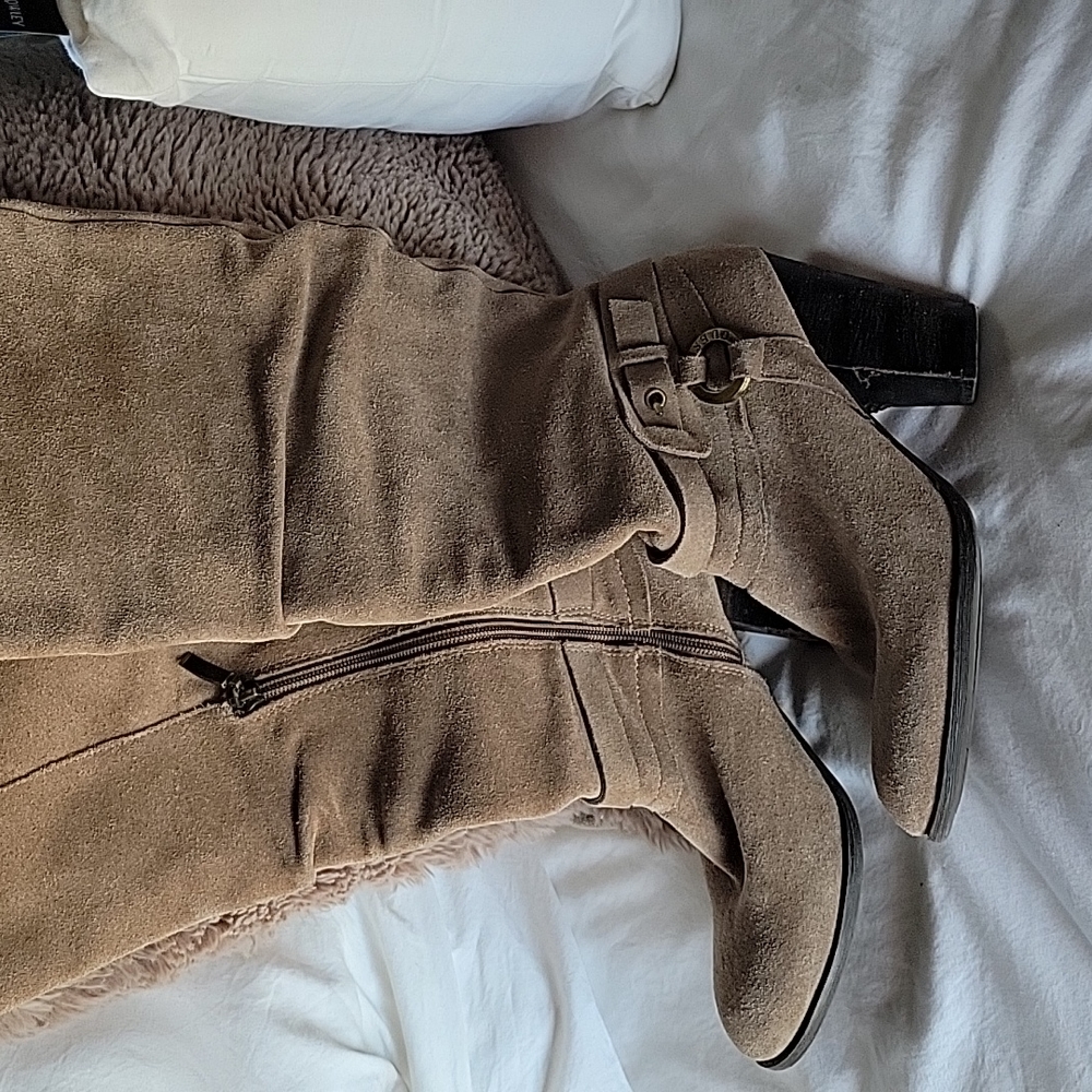 Guess suede boots